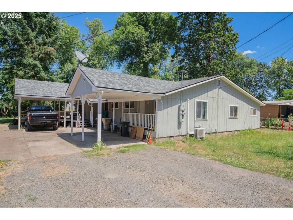 3711 Earl Ave Ne, Albany