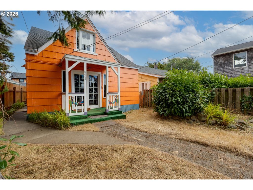 821 S Columbia St, Seaside