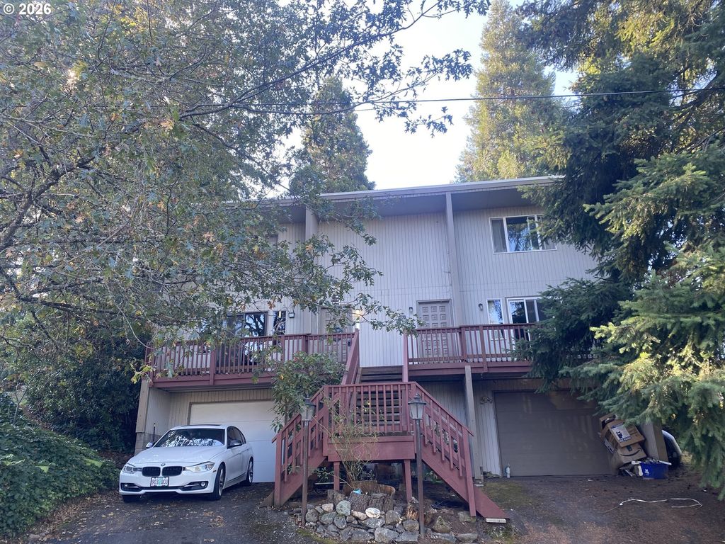 3120 W 19th Ave, Eugene