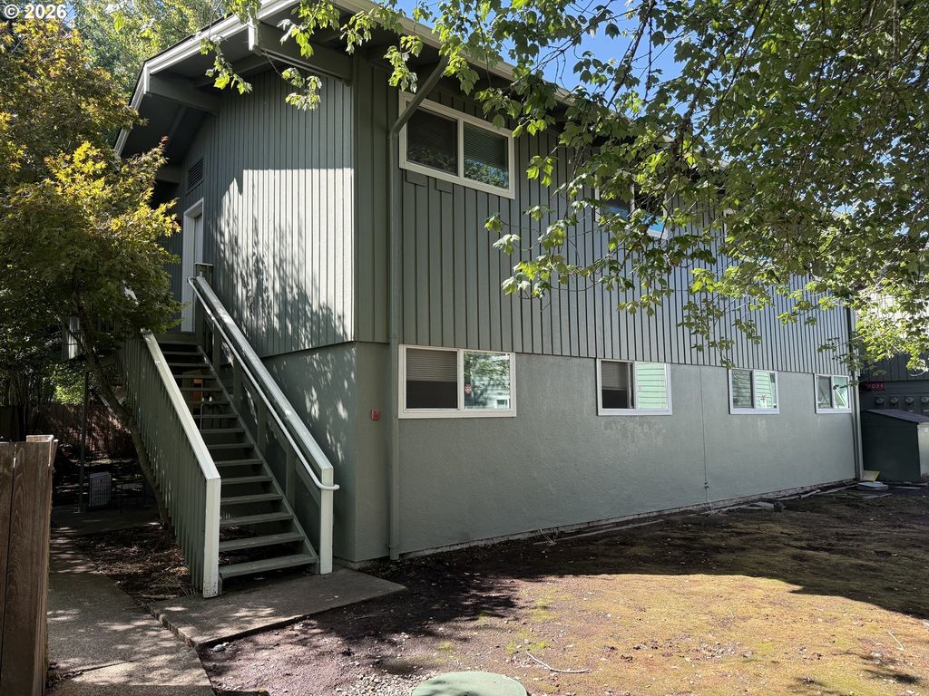 2044 W 17th Ave, Eugene