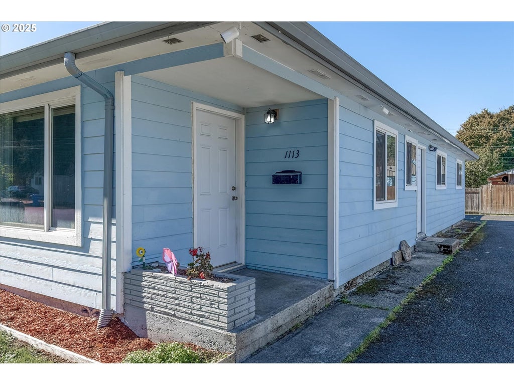 1111 N 4th Ave, Kelso