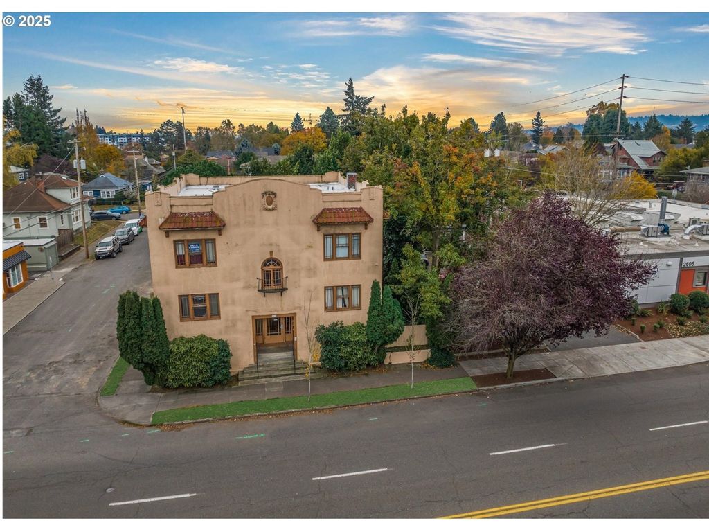 2634 Ne Broadway St, Portland
