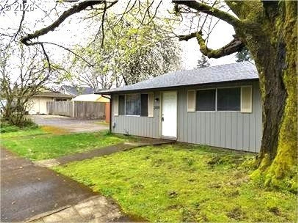 3007 E 33rd St, Vancouver