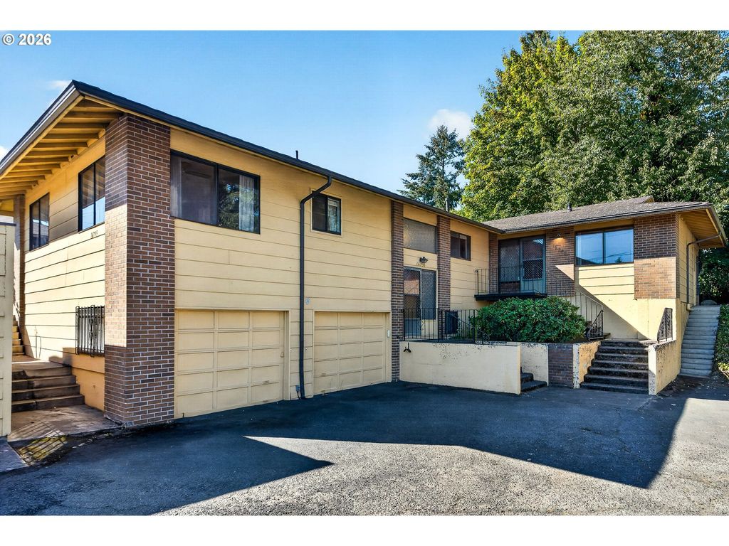 16735 Ne Glisan St, Portland