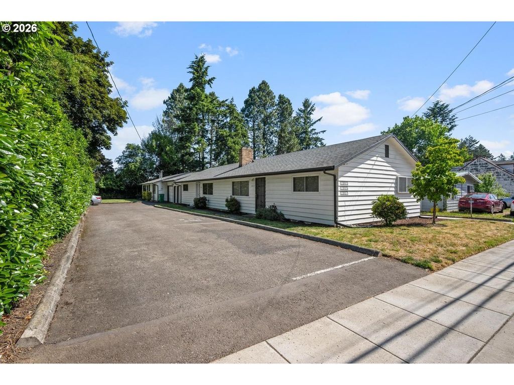 12011 Se Market St, Portland