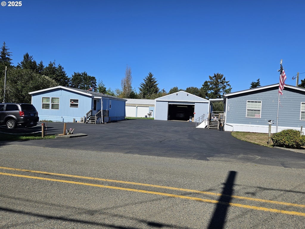 90797 Travis Ln, Coos Bay