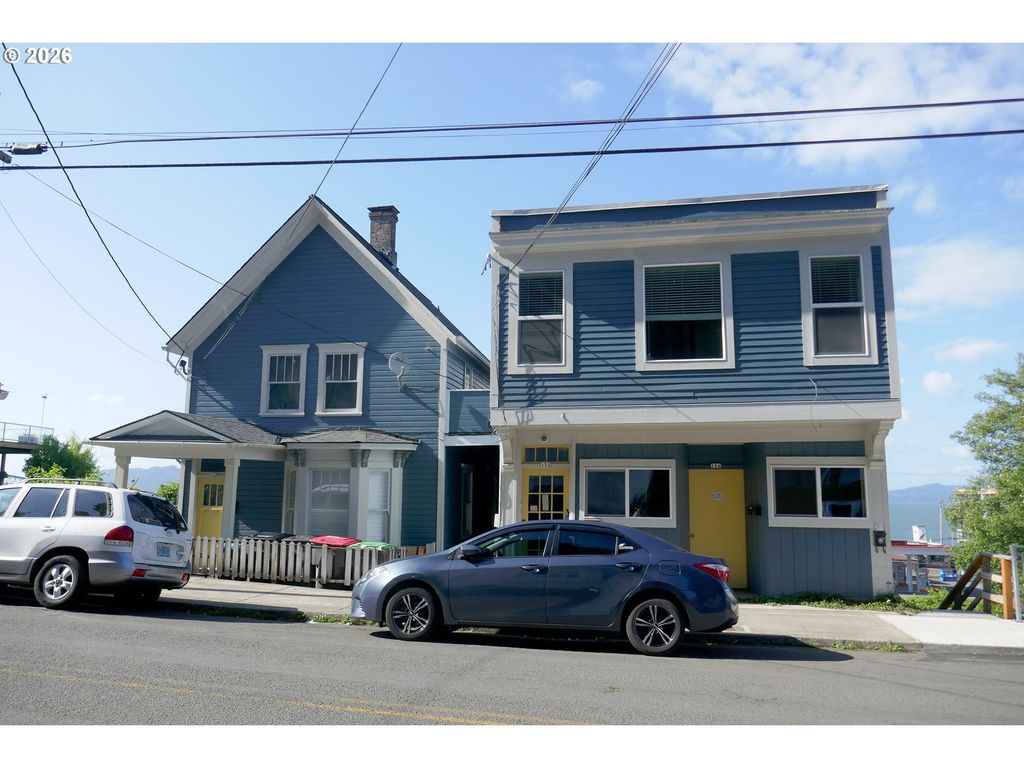 156 Bond St, Astoria