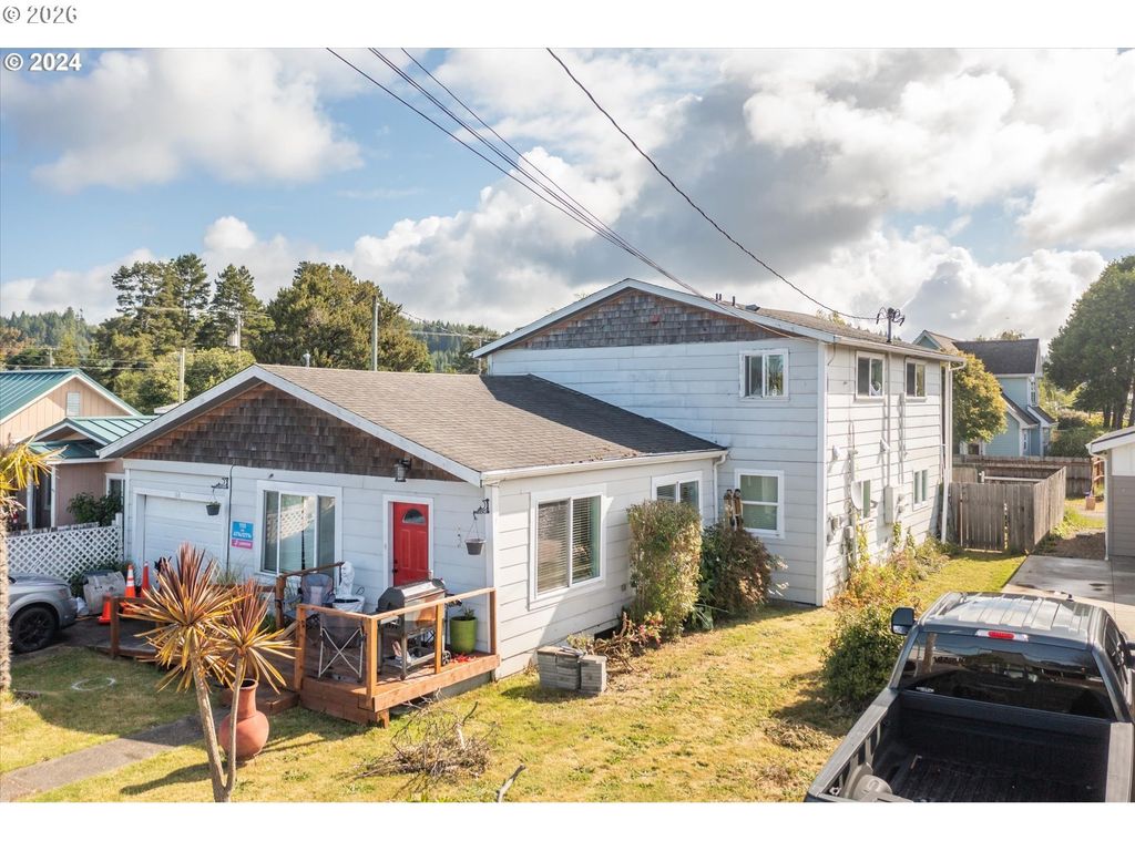 160 N 8th St, Lakeside