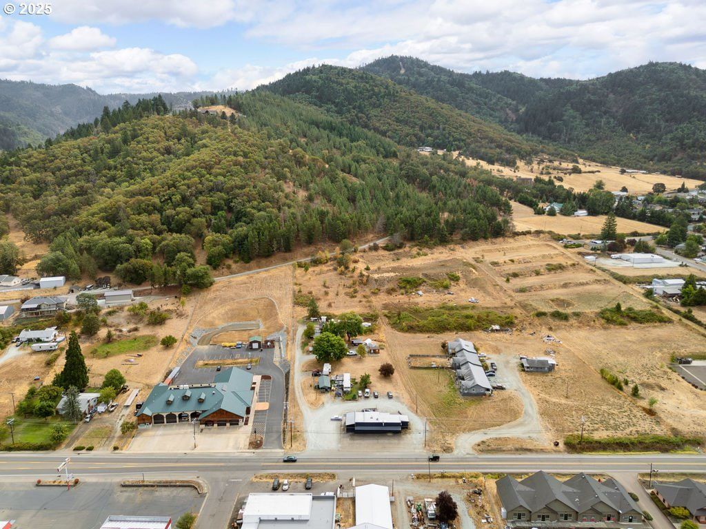 172 S Old Pacific, Myrtle Creek