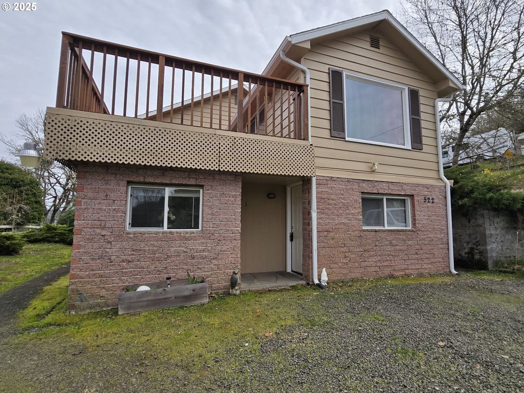 522 Se Hillside Dr, Roseburg