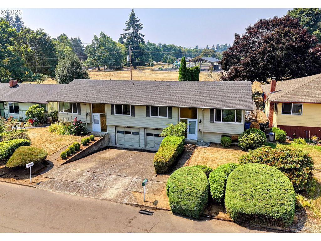 1202 Ogden Ave, Vancouver