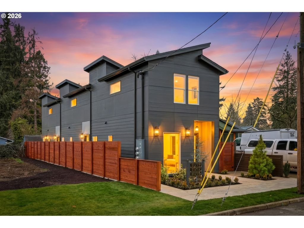 11715 Se Ash St, Portland