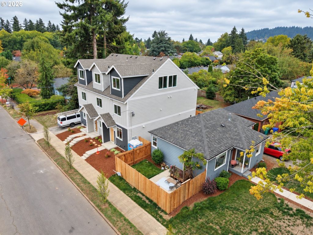 9144 Se Alder St, Portland