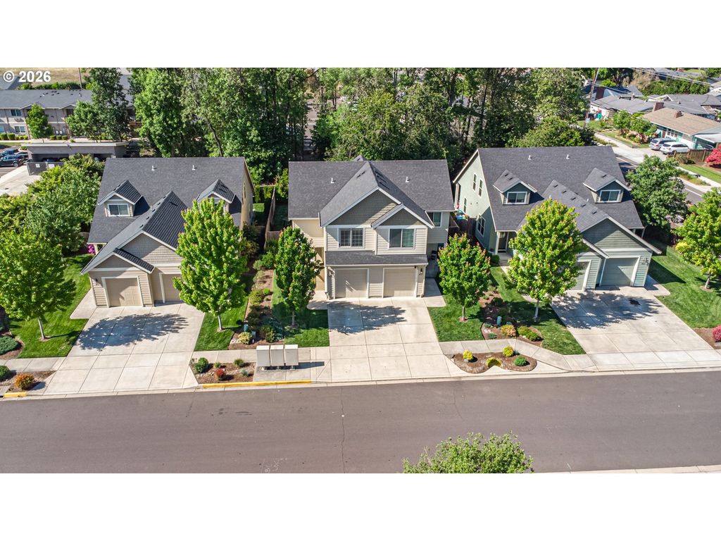 903 Howard Ave, Eugene