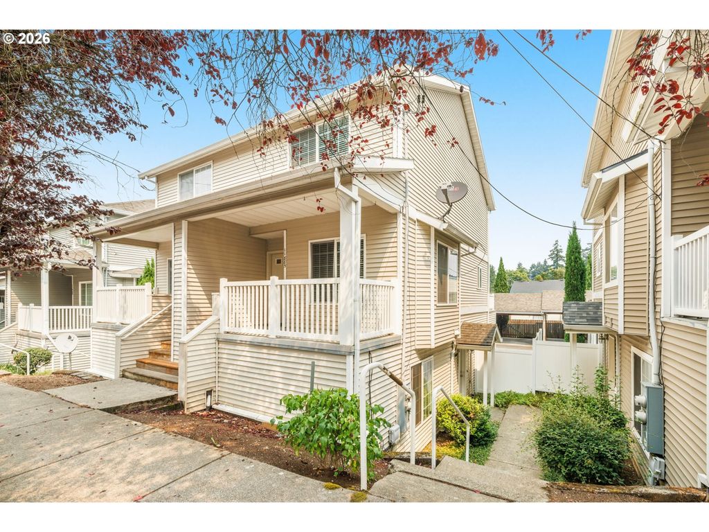11885 Se Pine St, Portland