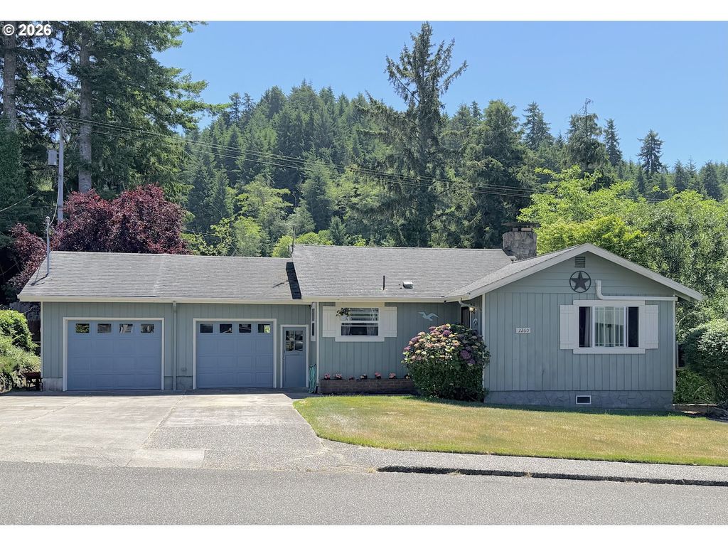 2260 Arthur Dr, Reedsport