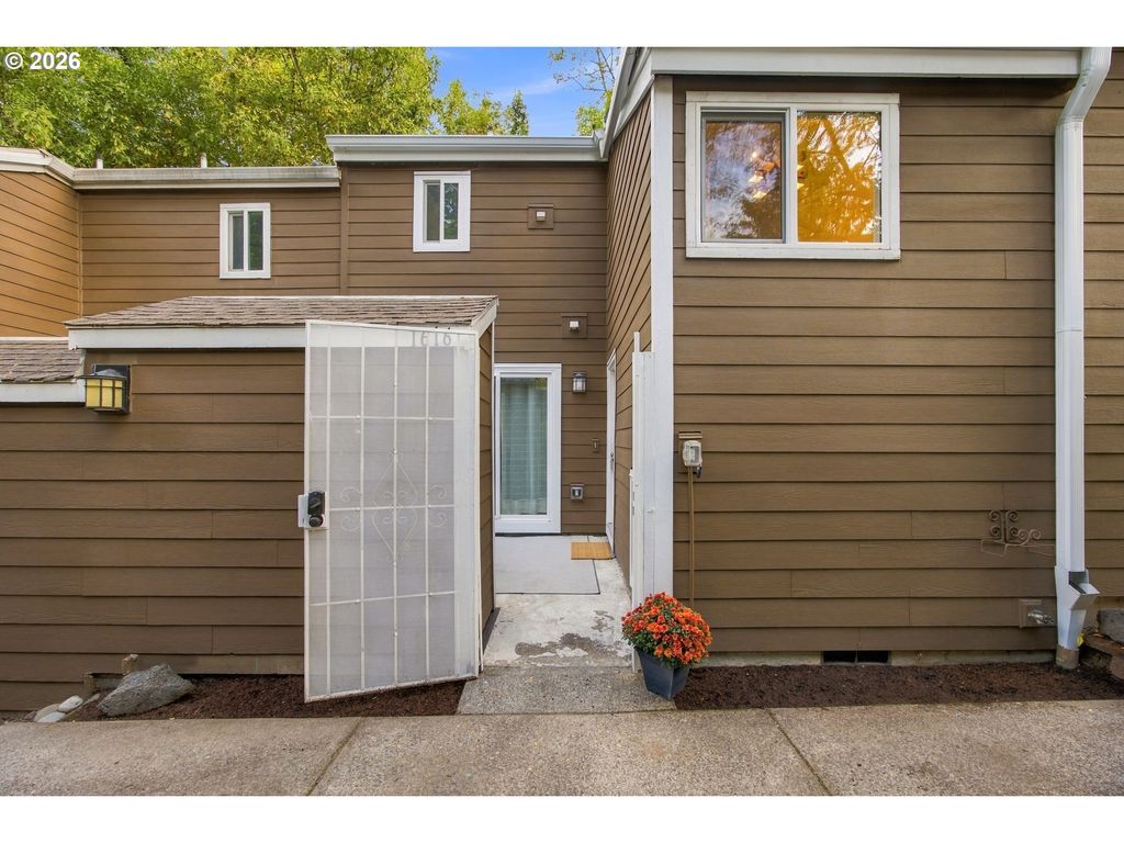 1616 Village Park Pl, West Linn
