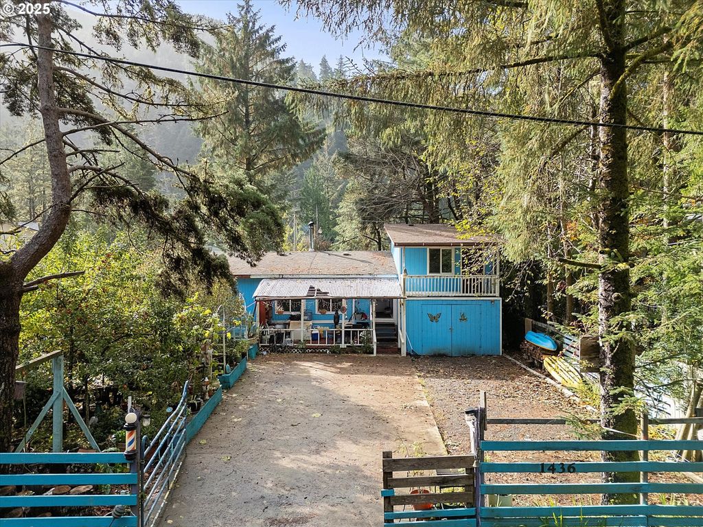 1436 S Fun River Pl, Lincoln City