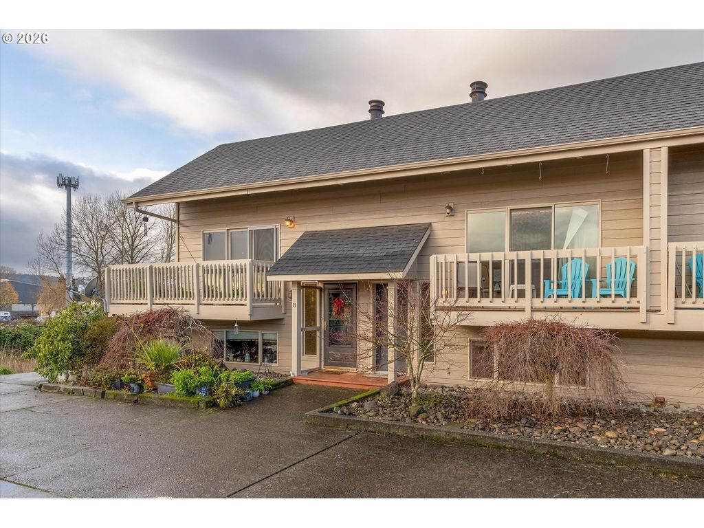 1310 River Rd 9, Longview
