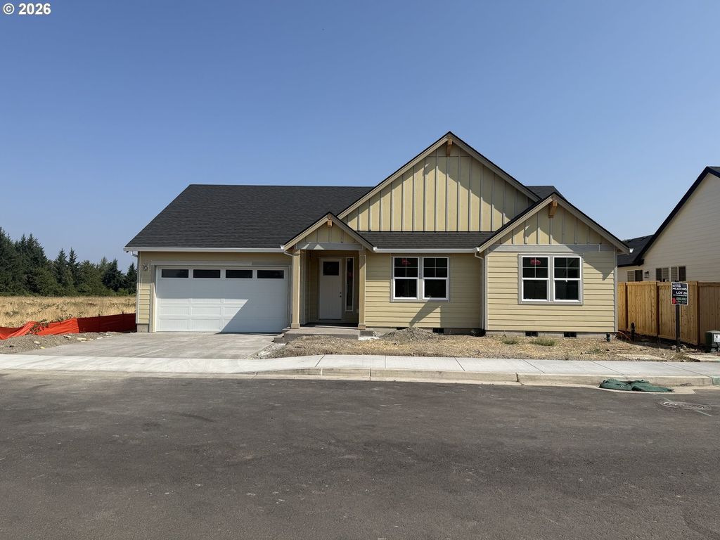 521 Wingfield Dr, Molalla