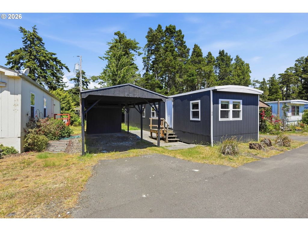 87735 Highway 101 42, Florence