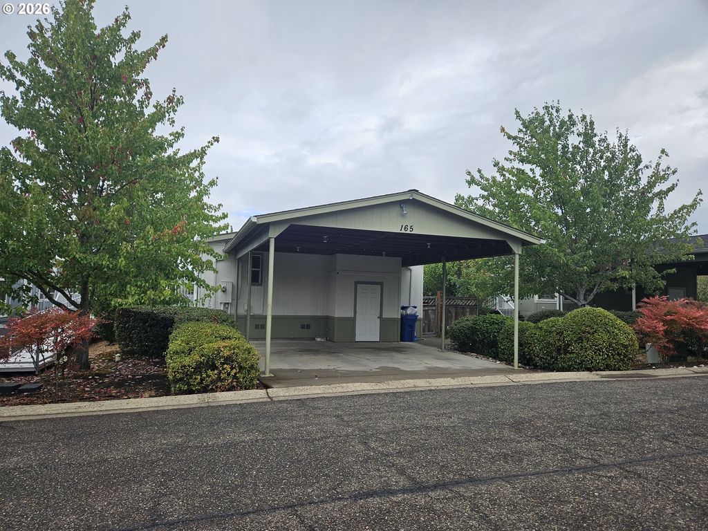 165 Green Vista Ln, Roseburg