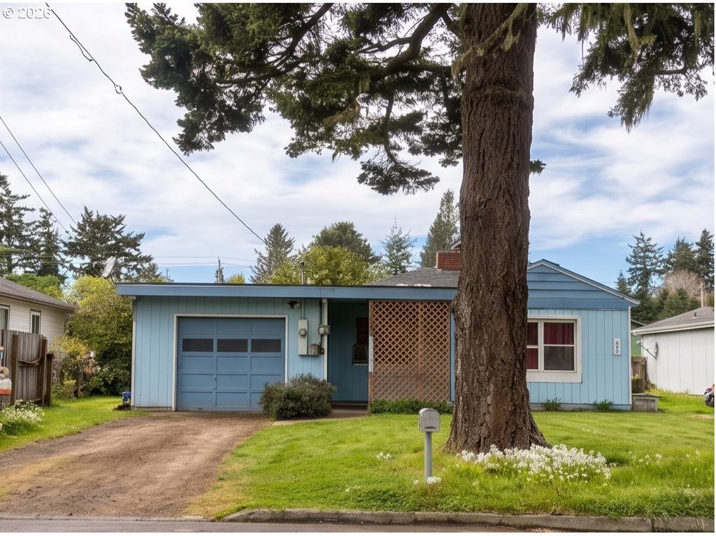 490 N Cammann St, Coos Bay