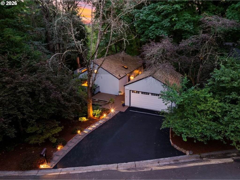 71 Tanglewood Dr, Lake Oswego