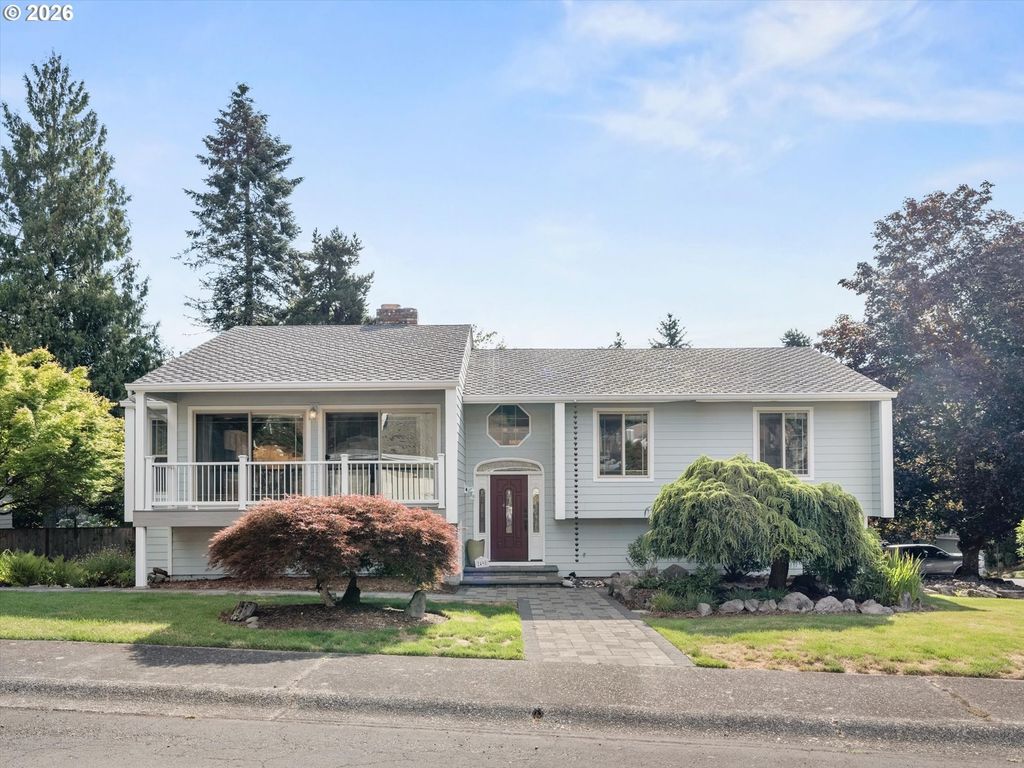 2498 Saddle Ct, West Linn