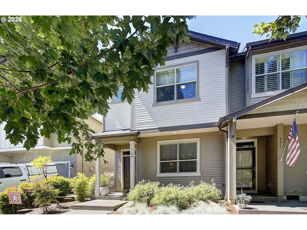 329 N 33rd Ct, Ridgefield