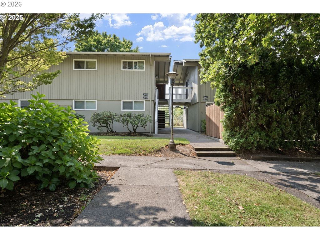 2046 W 14th Pl, Eugene