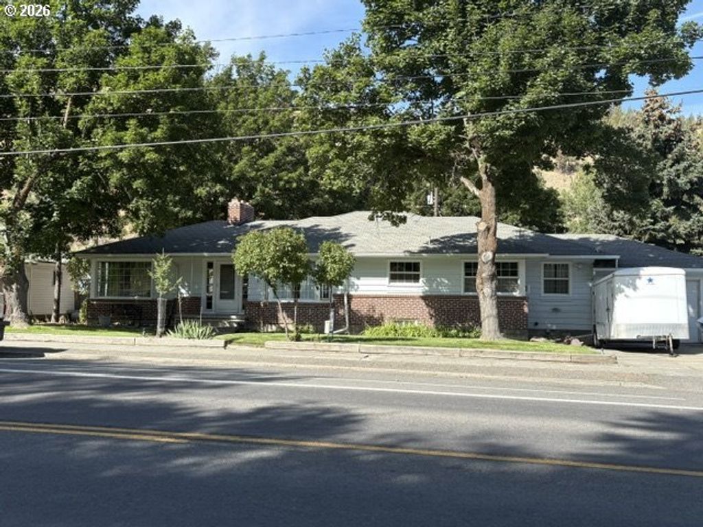 403 S Canyon Blvd, John Day