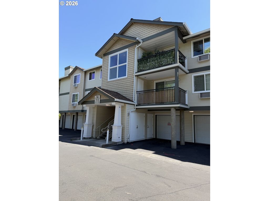 780 Nw 185th Ave 204, Beaverton