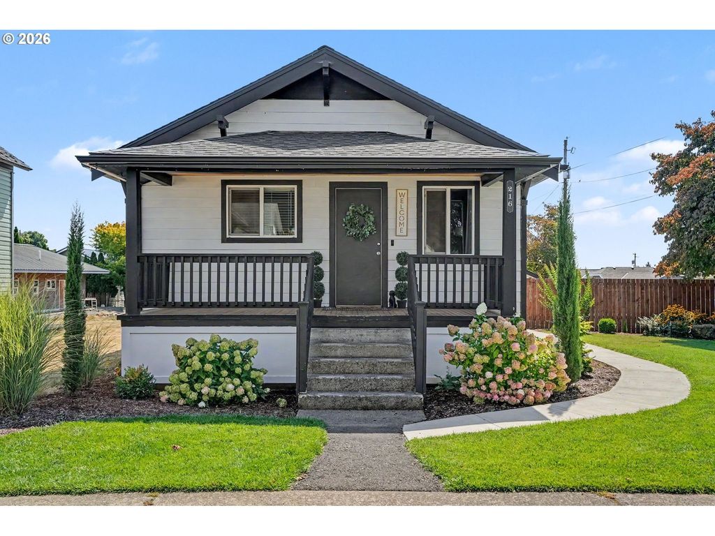 216 E Main St, Sublimity