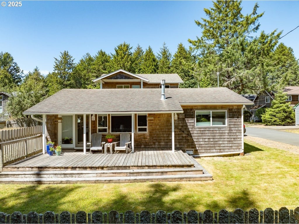 296 E Jackson St, Cannon Beach