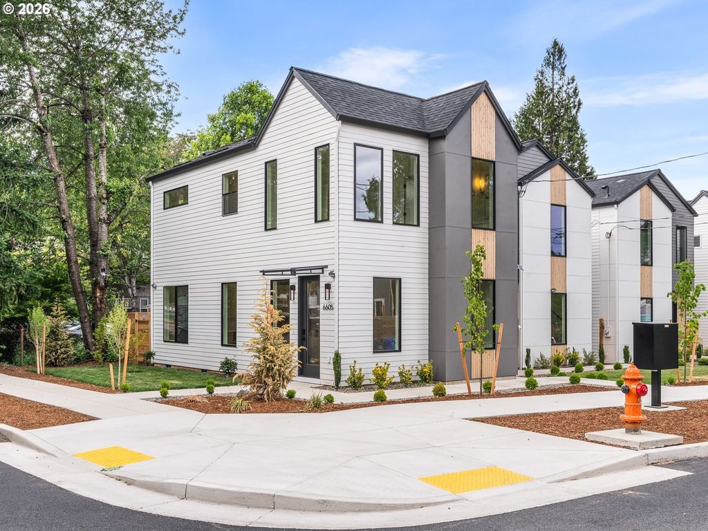 6605 N Seneca St, Portland