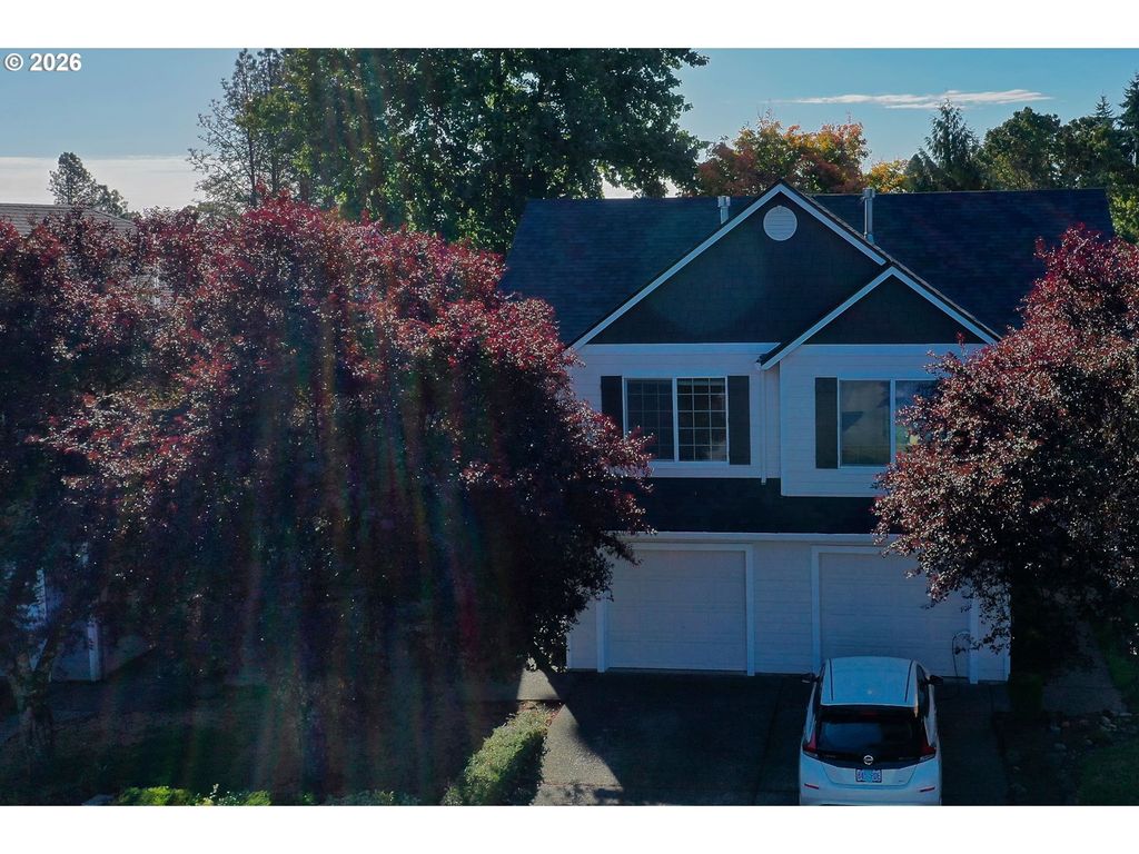 35457 Oakwood Dr, St. Helens