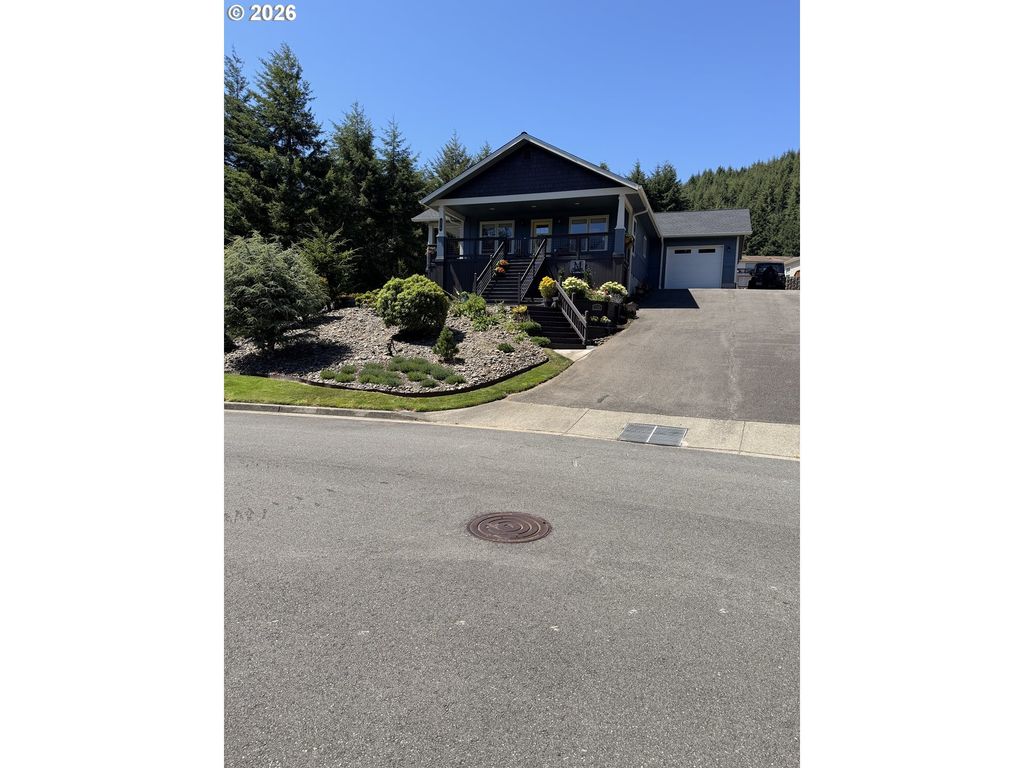 250 Foxglove Way, Reedsport