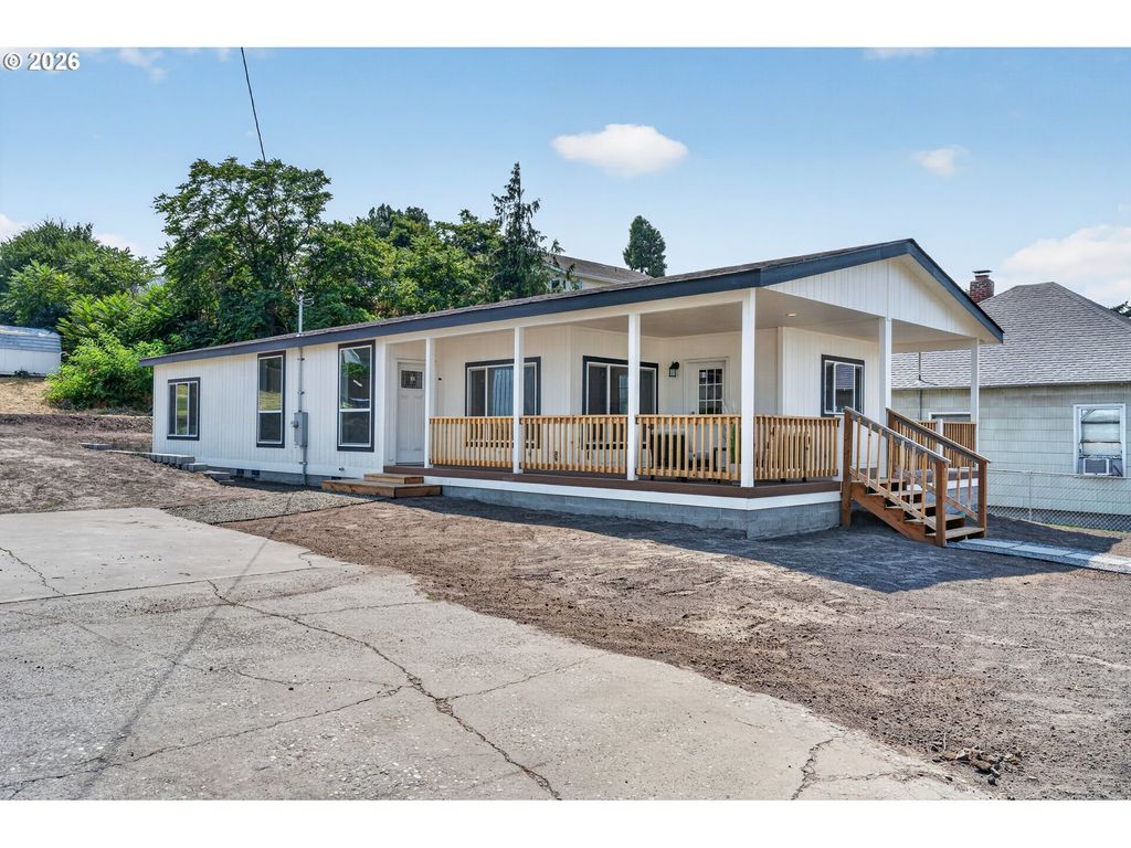 1514 E 10th St, The Dalles