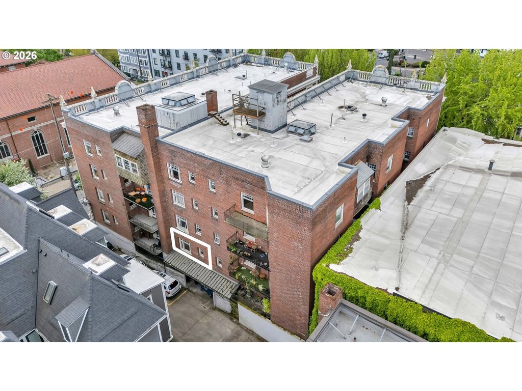 1811 Nw Couch St 207, Portland