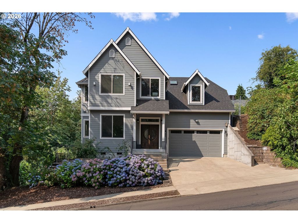2903 Ne Fremont Dr, Portland