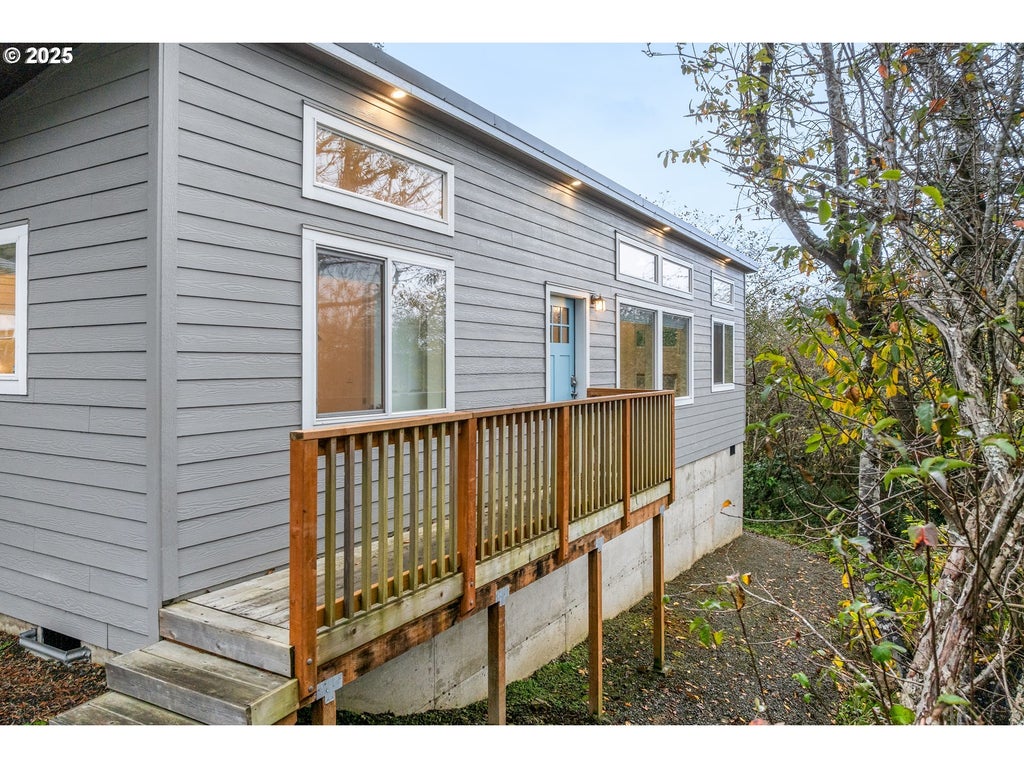 245 S Dolphin, Rockaway Beach