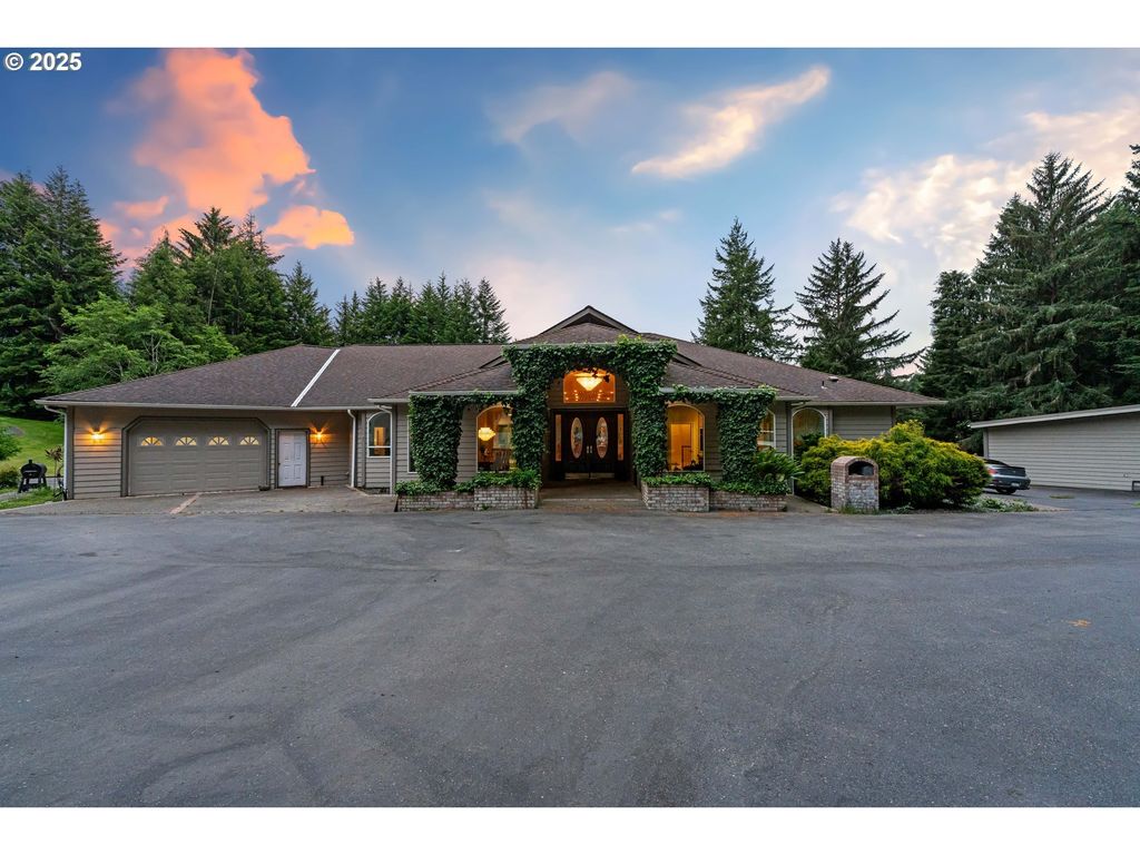 92631 Rainier Ln, Coos Bay