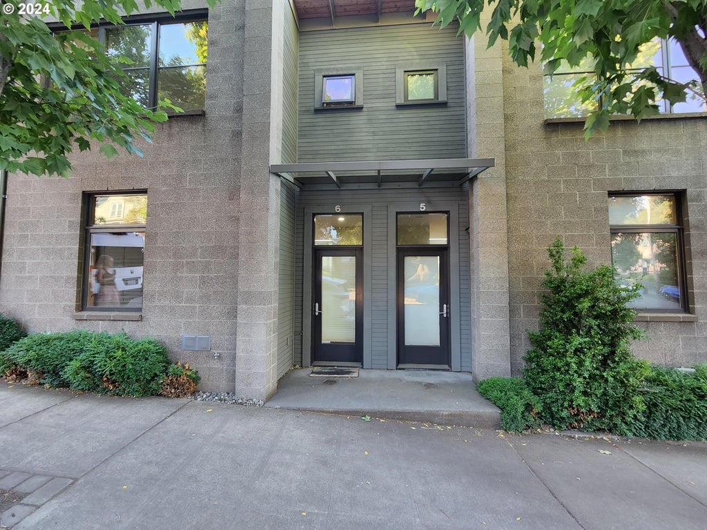 606 Cascade Ave, Hood River