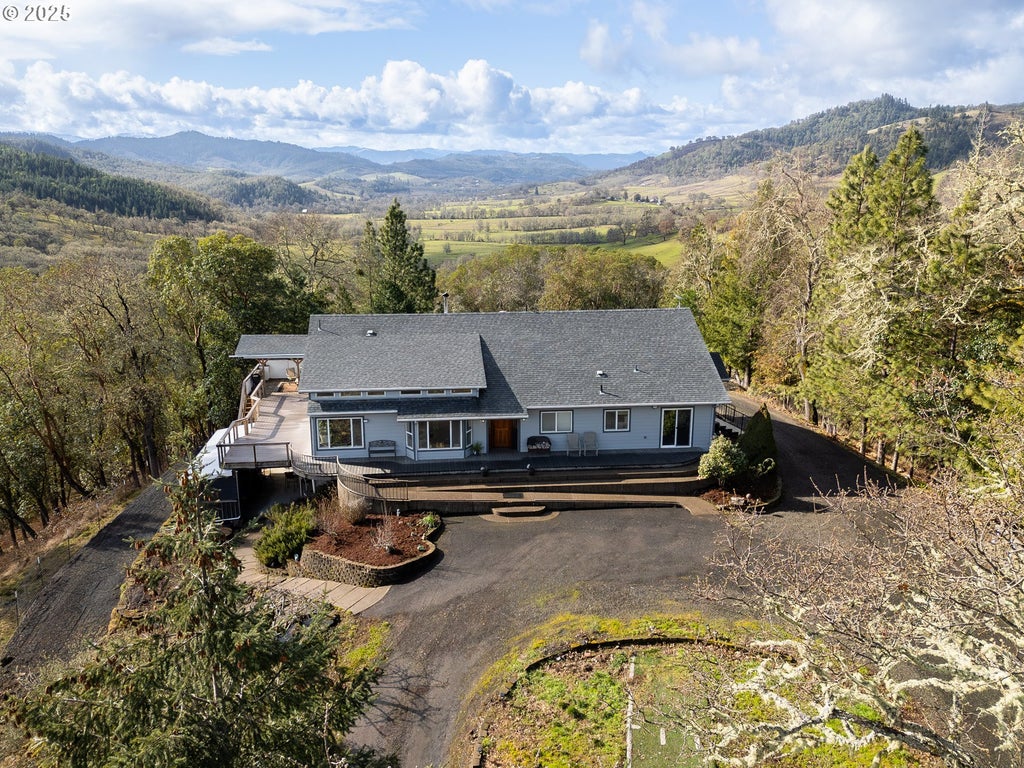 1670 Grouse Butte Ln, Roseburg