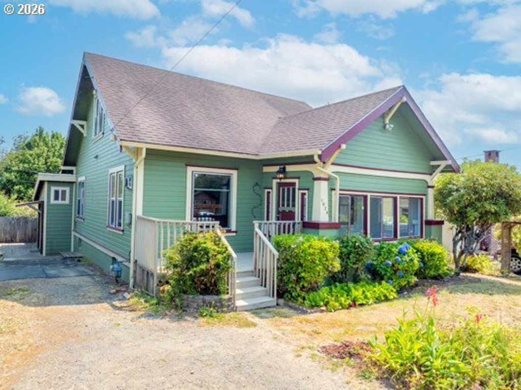 1024 S 5th St, Coos Bay