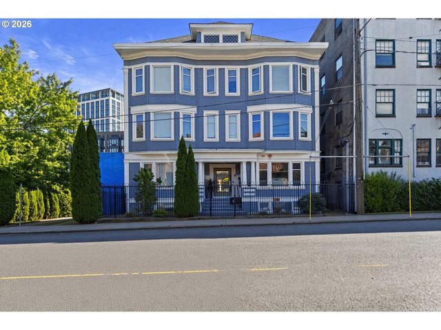 1714 Nw Couch St 1, Portland