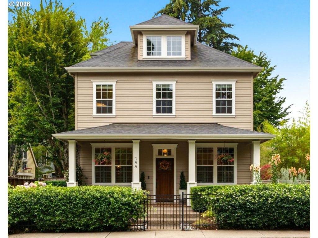 144 Leonard St, Lake Oswego