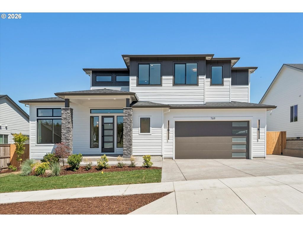 769 Riley Dr, Silverton