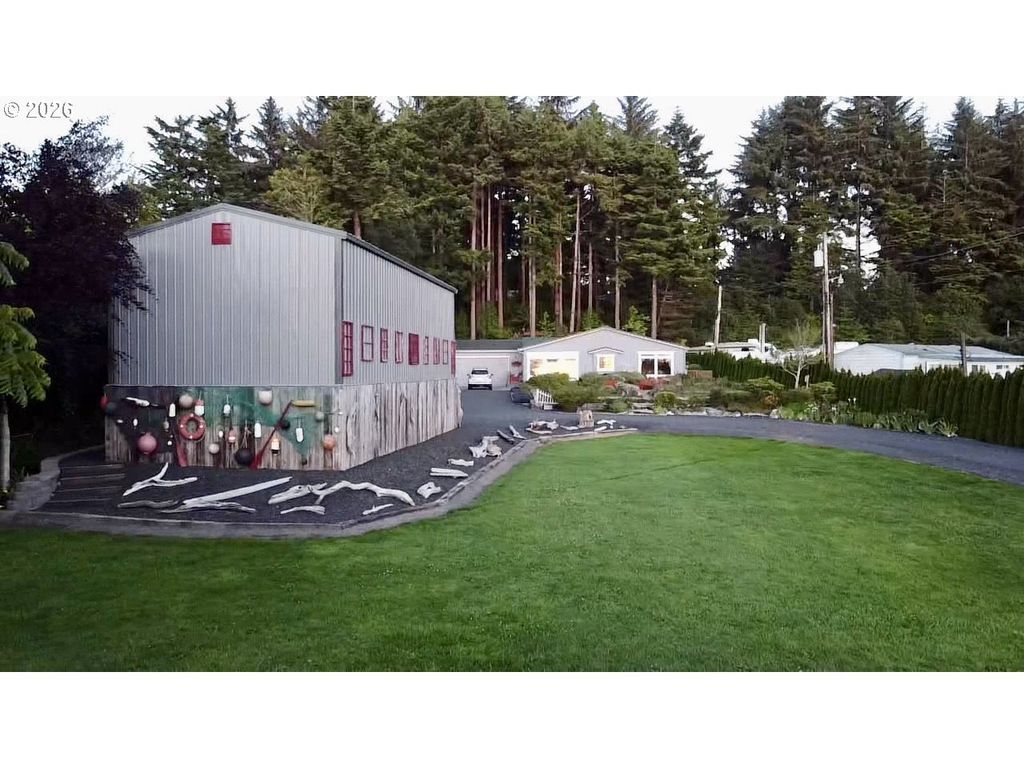 92158 Cape Arago Hwy, Coos Bay